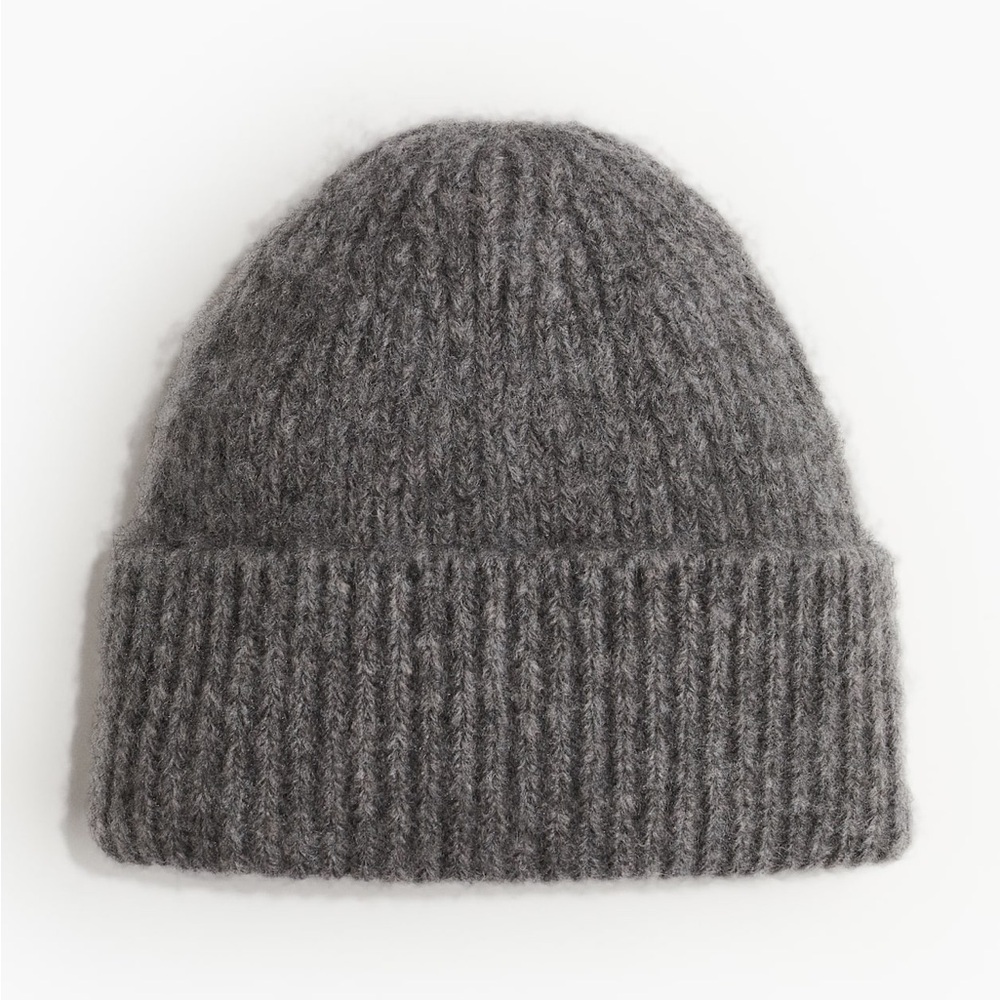 NWOT H&M Beige Knit Beanie